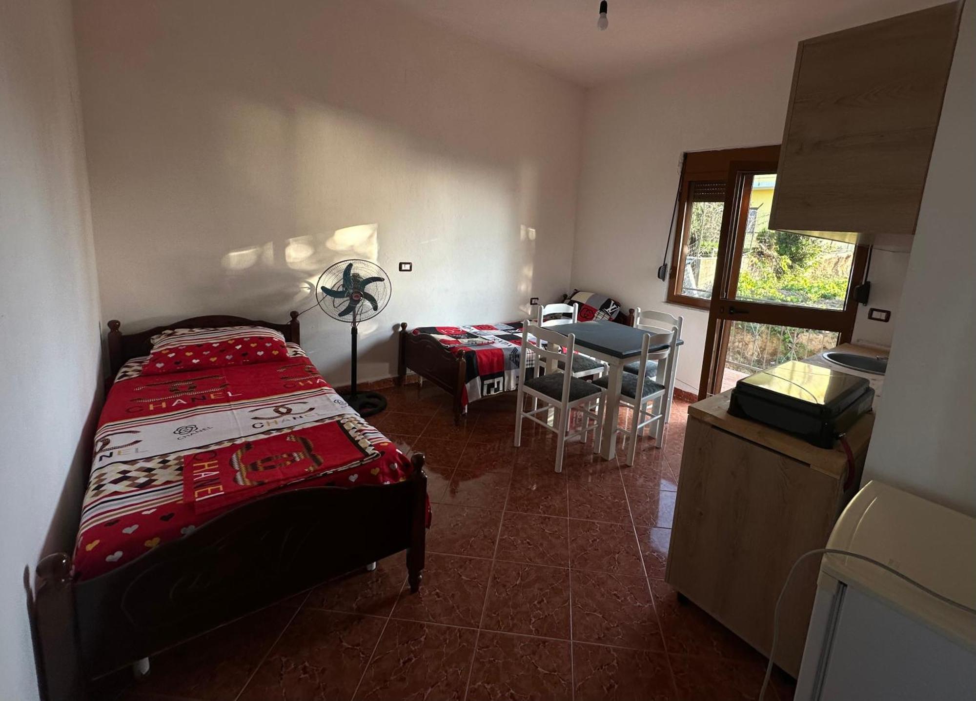 Apartment For Rent Vacation Krasniqi Karpen Экстерьер фото